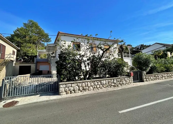 Apartment Gorisek Mit Meerblick By Interhome